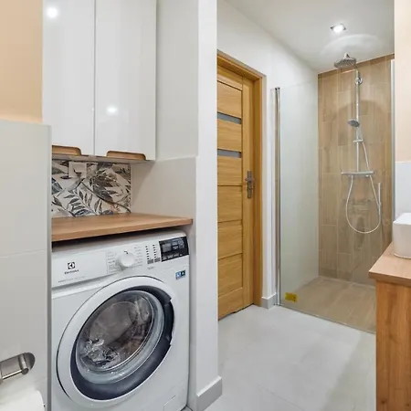 Z Parkingiem 22 C Perlowa Przystan -