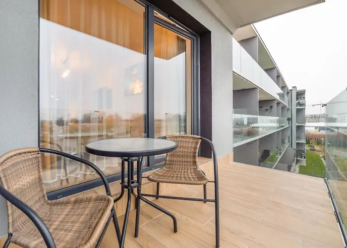 Z Parkingiem 22 C Perlowa Przystan - *